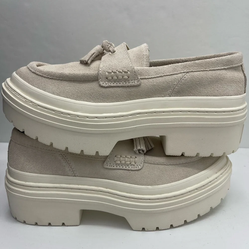 Converse A15553C
CTAS LUGGED HEEL LOAFER OX
LIGHT DUNE/EGRET/LIGHT DUNE Platform - Picture 16 of 16